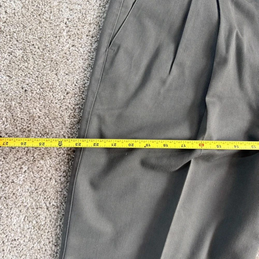 Vintage Dockers Pants Men 36x32 Green Pleated Twill Classic Fit No Wrinkle Khaki